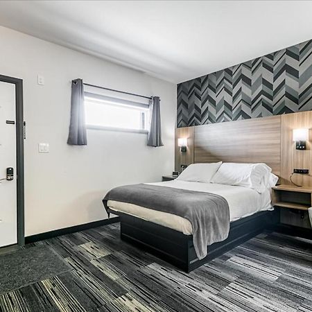 Manitoulin Motel Little Current エクステリア 写真